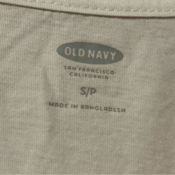 Old Navy Graphic Tee - Picture 3 of 5